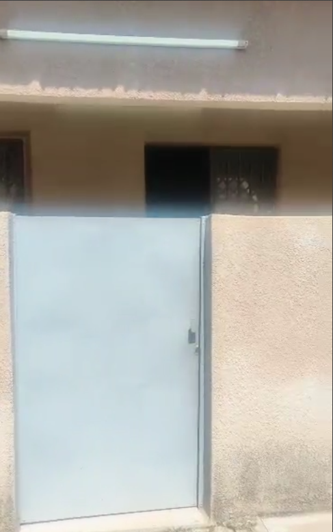 maison moderne type deux chambres salon